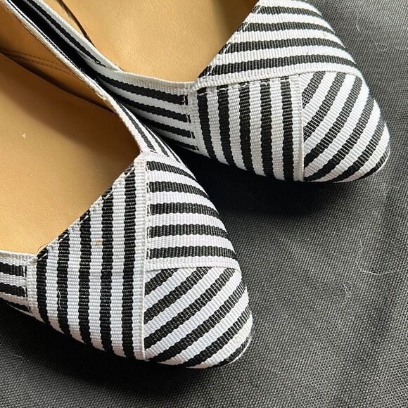 Talbots Edison Black And White Stripped Flat Shoes Pointed Toe Sz 8 - Picture 3 of 7